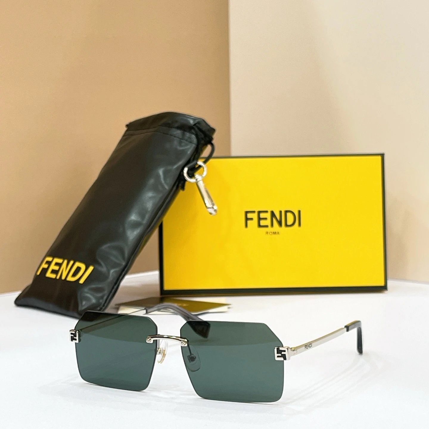 Fendi FE40043U Sunglasses 58-13-145 — photo 2