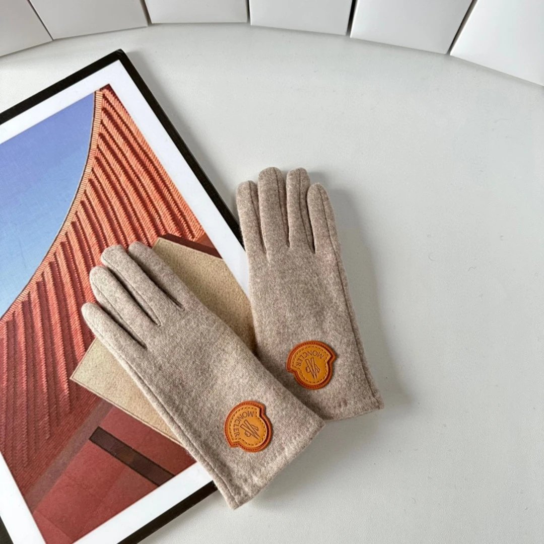 Moncler Gloves Ver.A — Photo 2