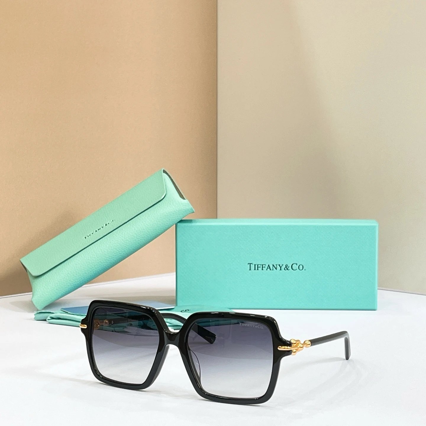 Tiffany OTF 4260U Sunglasses 57-16-145 Ver.B — photo 2