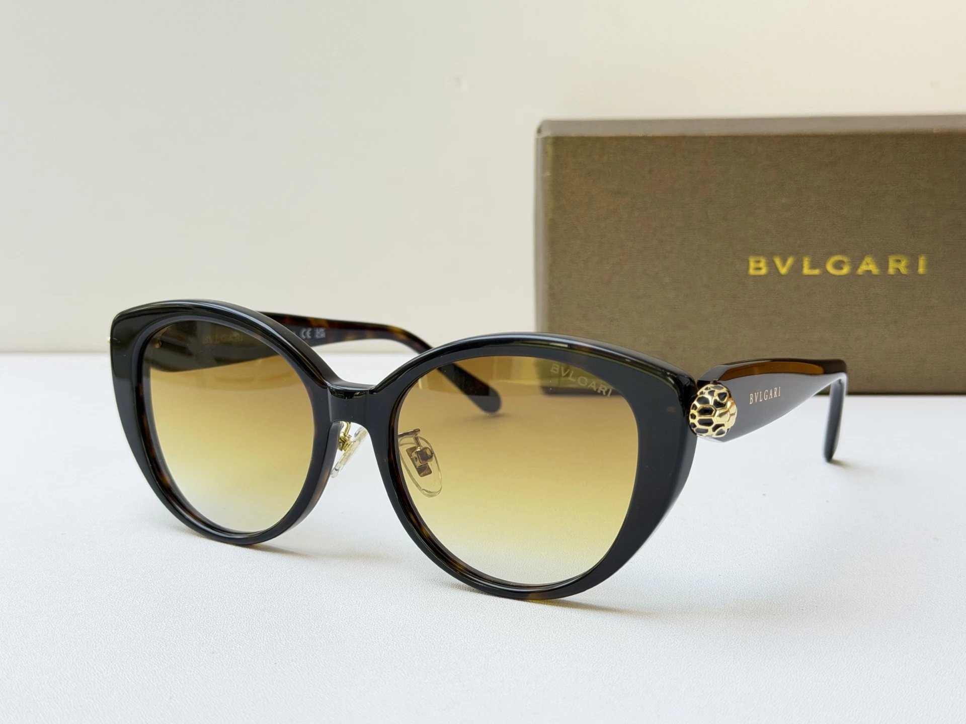 Bvlgari BV50073I Sunglasses 54-18-140 Ver.B — photo 6