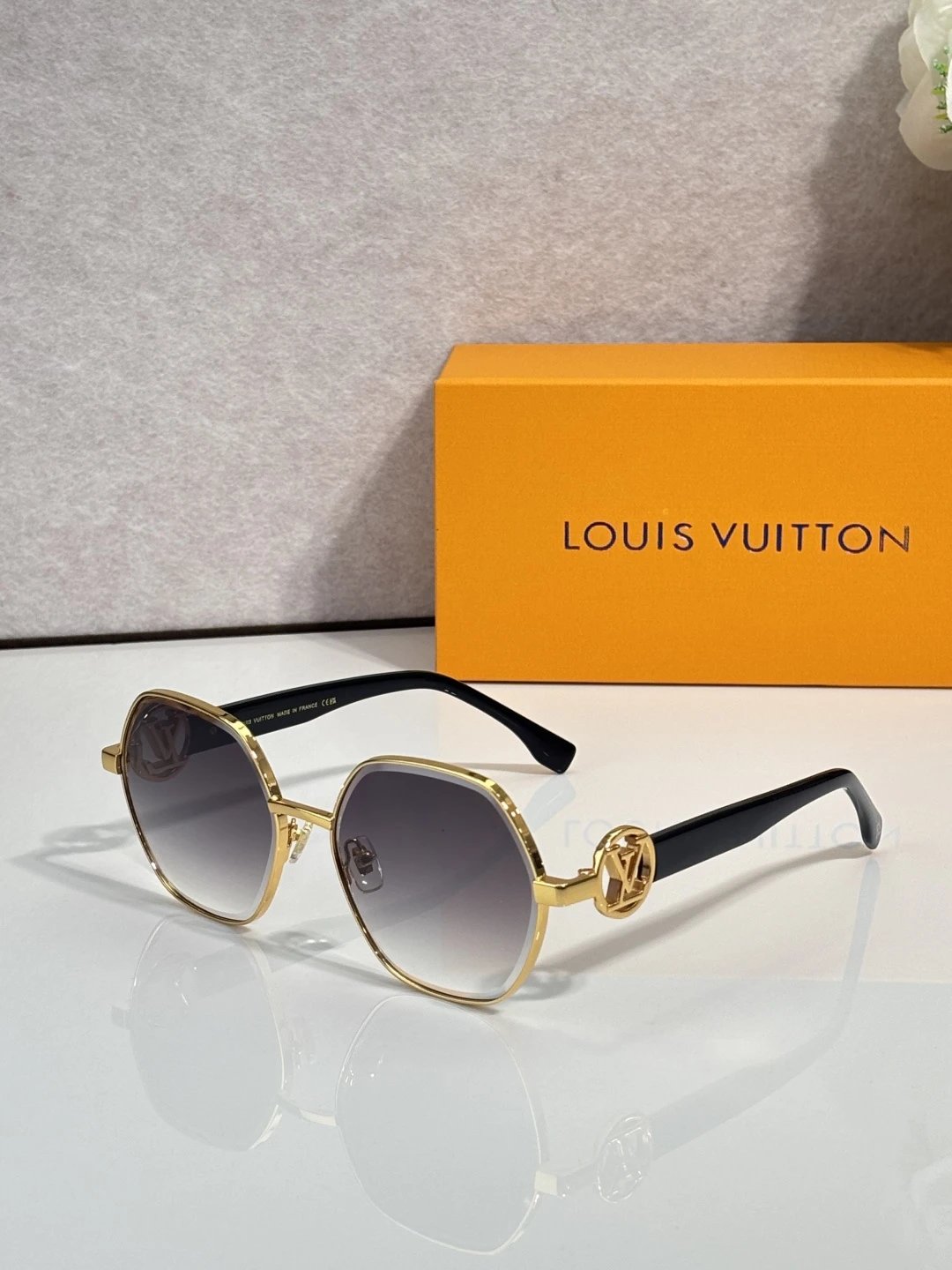 Louis Vuitton Z2061U Sunglasses 58-17-145 — Zdjęcie 2