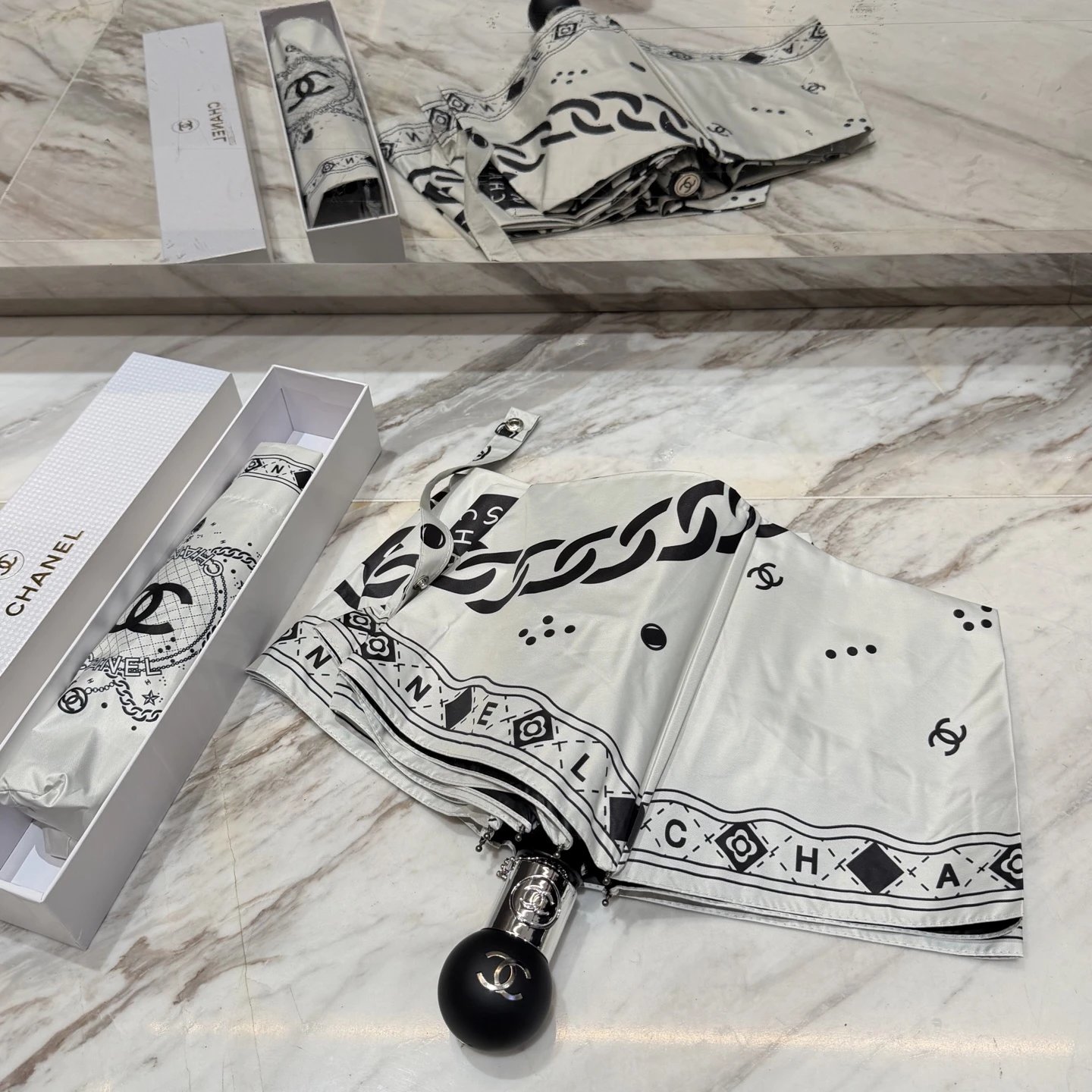 Chanel UV Protection Folding Umbrella Ver.B — Photo 3