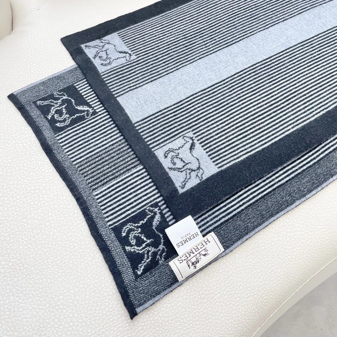 Hermes Cashmere Scarf Ver.E — Photo 9