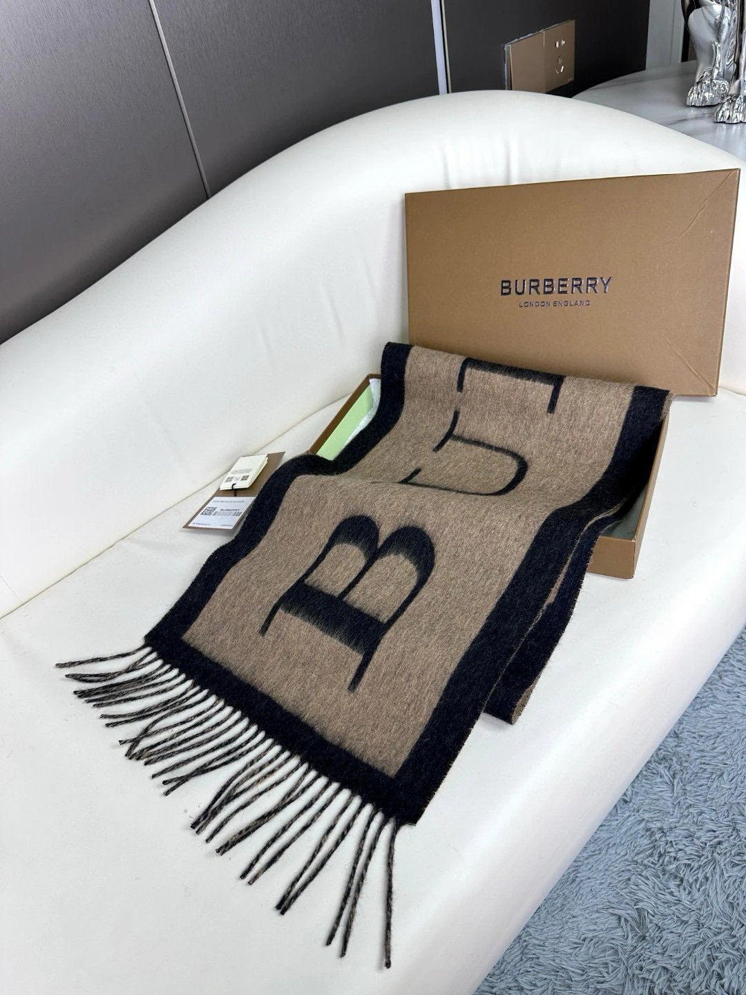 Burberry Cashmere Wool Scarf Ver.B — Photo 7