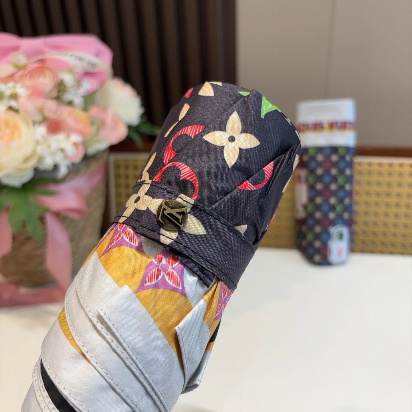 Louis Vuitton UV Protection Folding Umbrella Ver.L — Photo 3