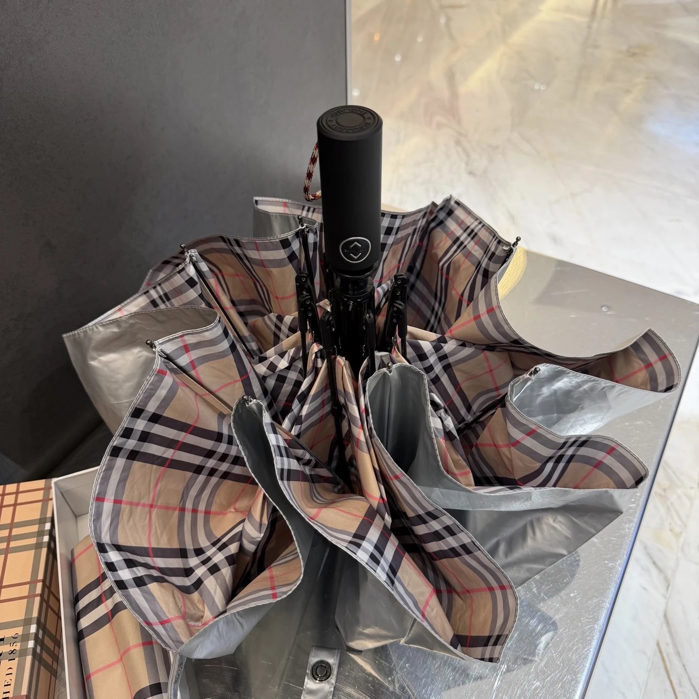 Burberry UV Protection Umbrella Ver.B — Photo 5