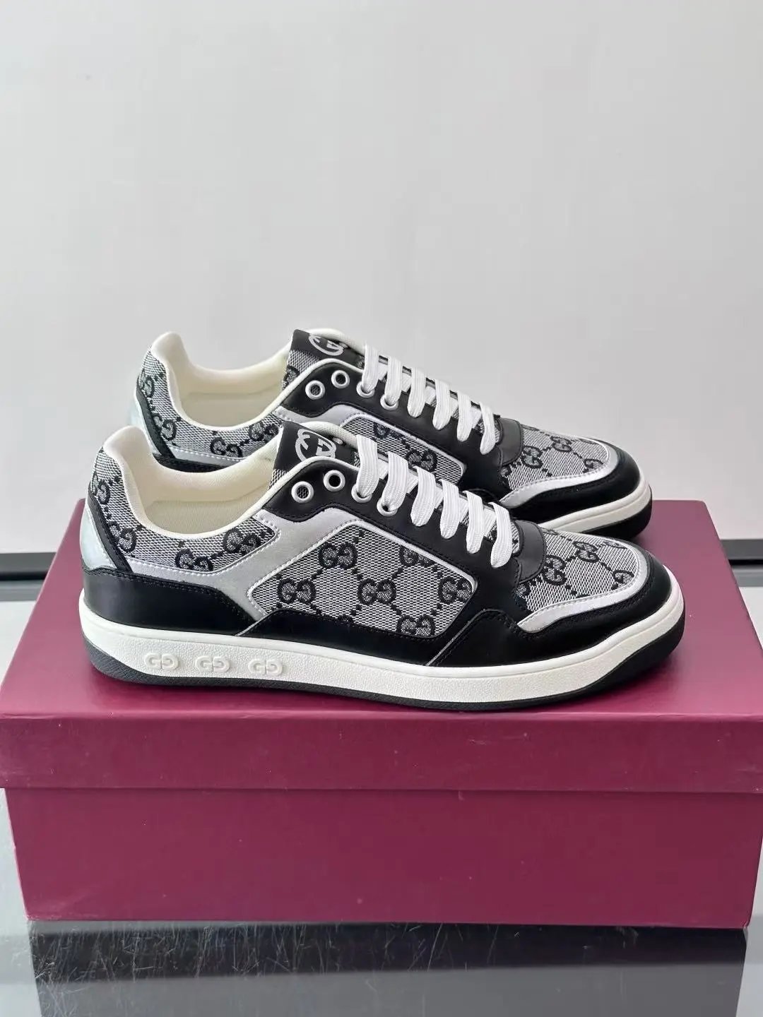 运动鞋 — W2CFinds curated find
