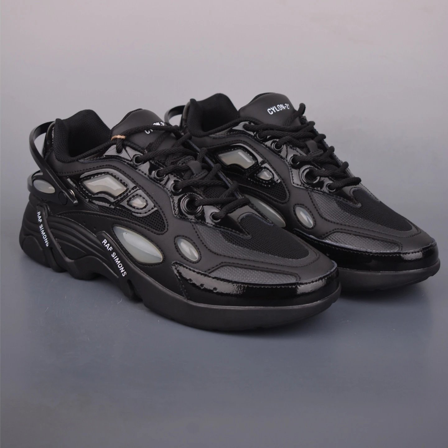 Raf Simons Multiple models: Antei, Cylon, Ozweego — Antei-02