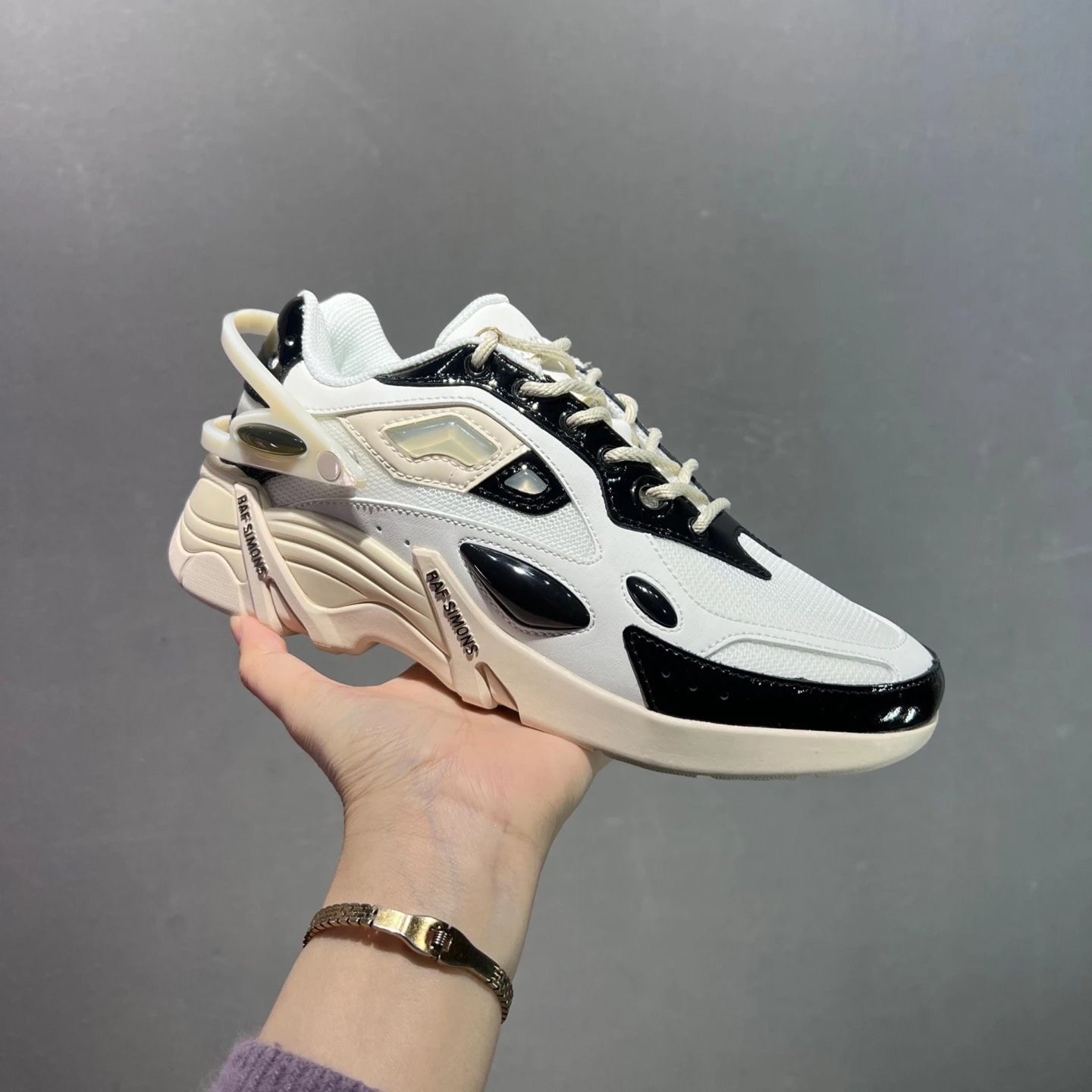 Raf Simons Multiple models: Antei, Cylon, Ozweego — Antei-06
