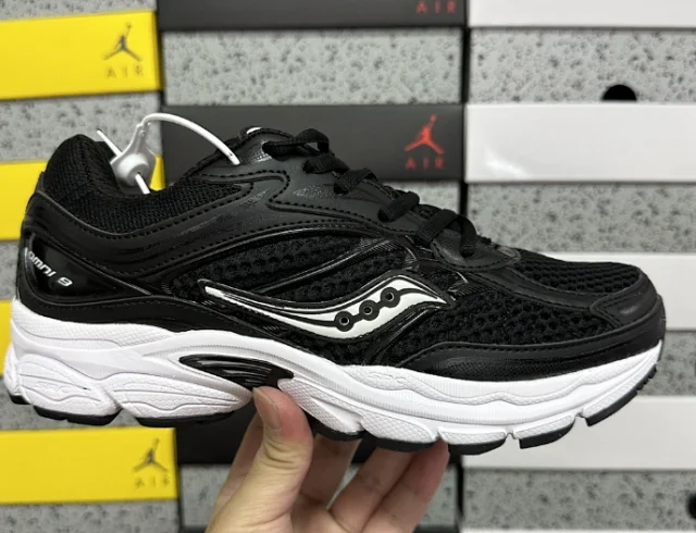 Saucony Sneakers ProGrid Omni 9 product detail image 5
