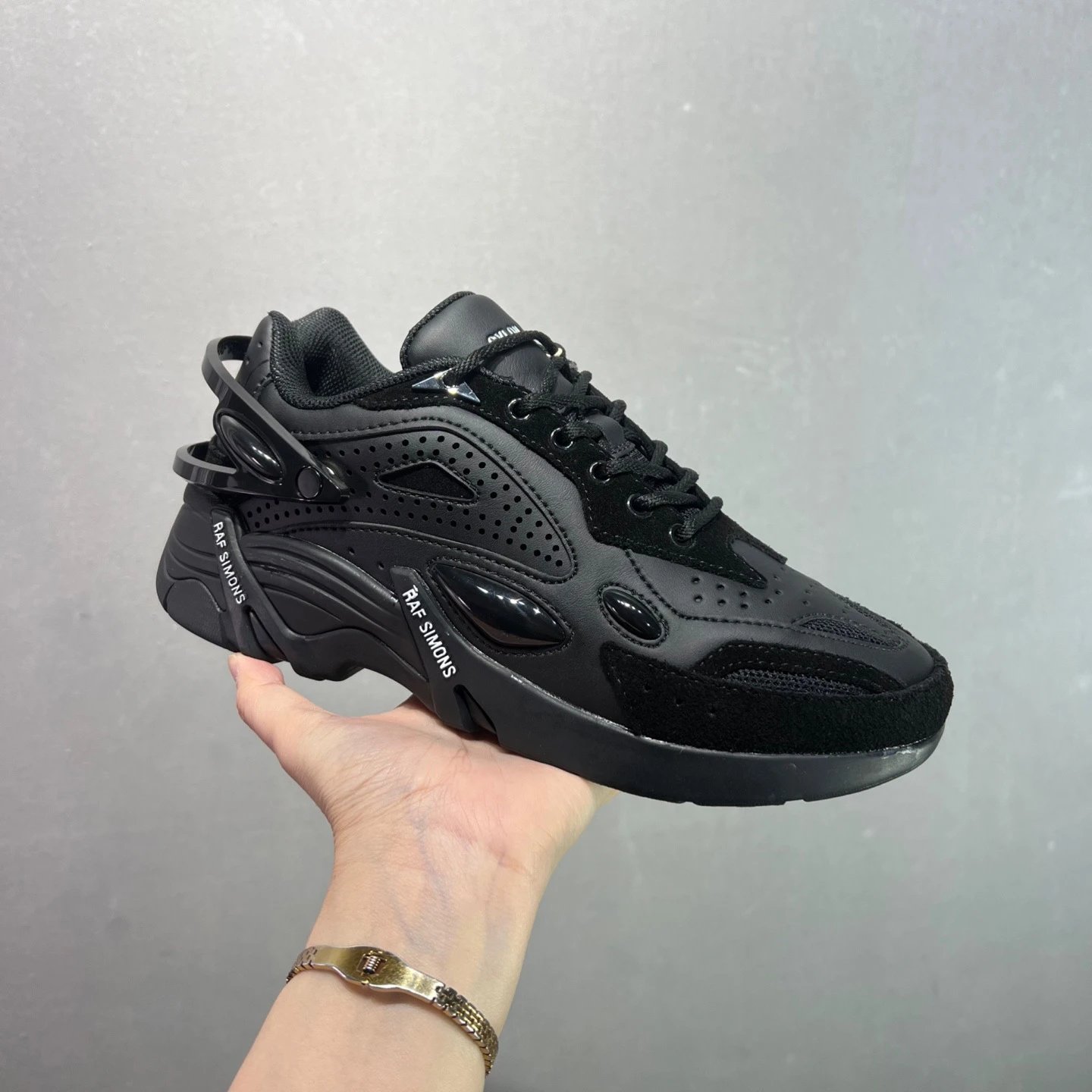 Raf Simons Multiple models: Antei, Cylon, Ozweego — Antei-11