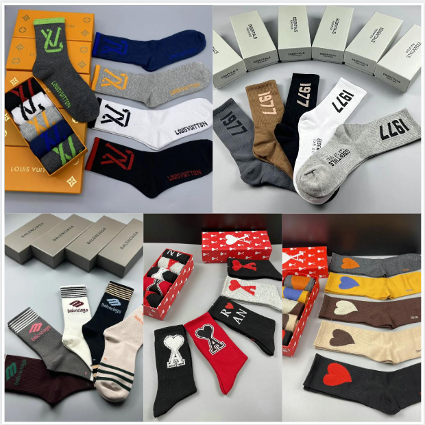 AMI Socks Heart Logo Crew product image