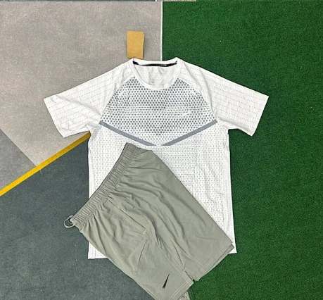 Nike Matching Sets Short-Sleeve Performance T-Shirt and Shorts Set product detail image 8