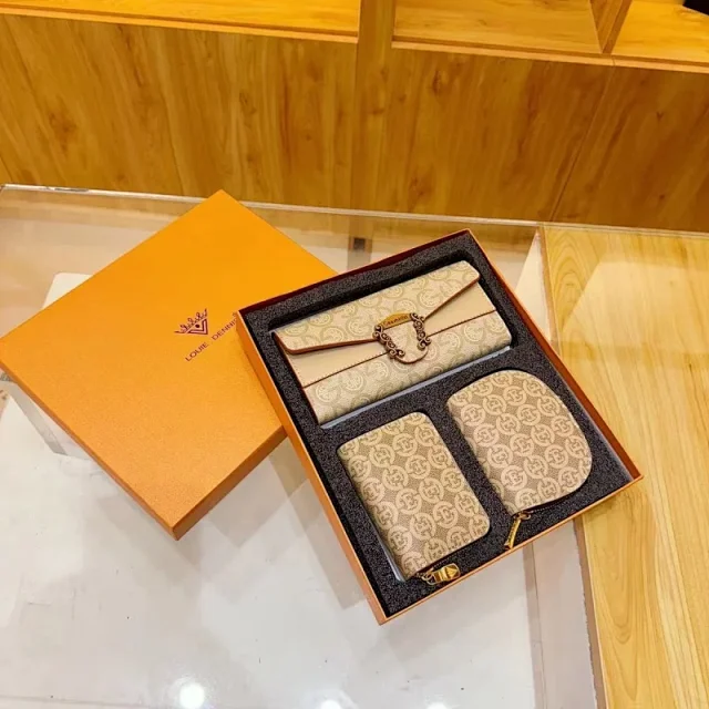 Prada Wallets & Card Holders Triangle Plaque Holder product detail image 13