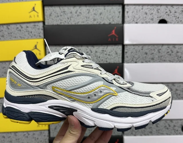 Saucony Sneakers ProGrid Omni 9 product detail image 6