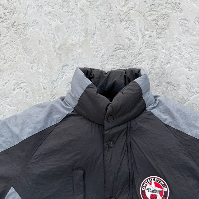 Corteiz Down Jackets Hooded puffer jacket product detail image 3