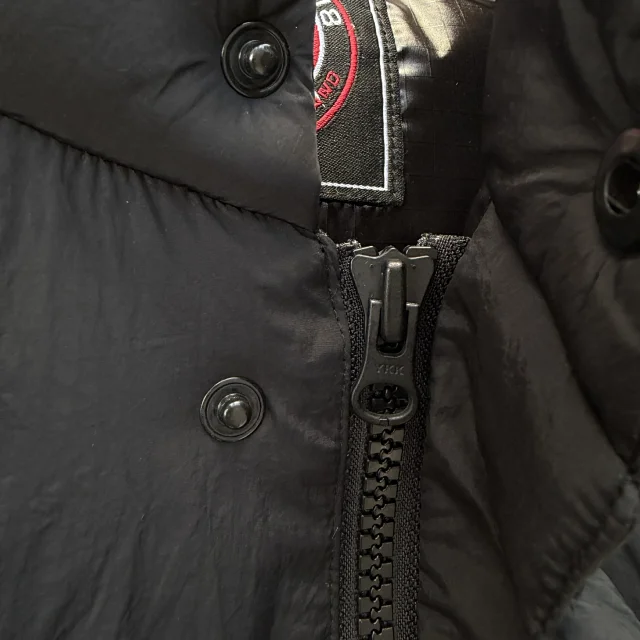 Corteiz Down Jackets Hooded puffer jacket product detail image 6