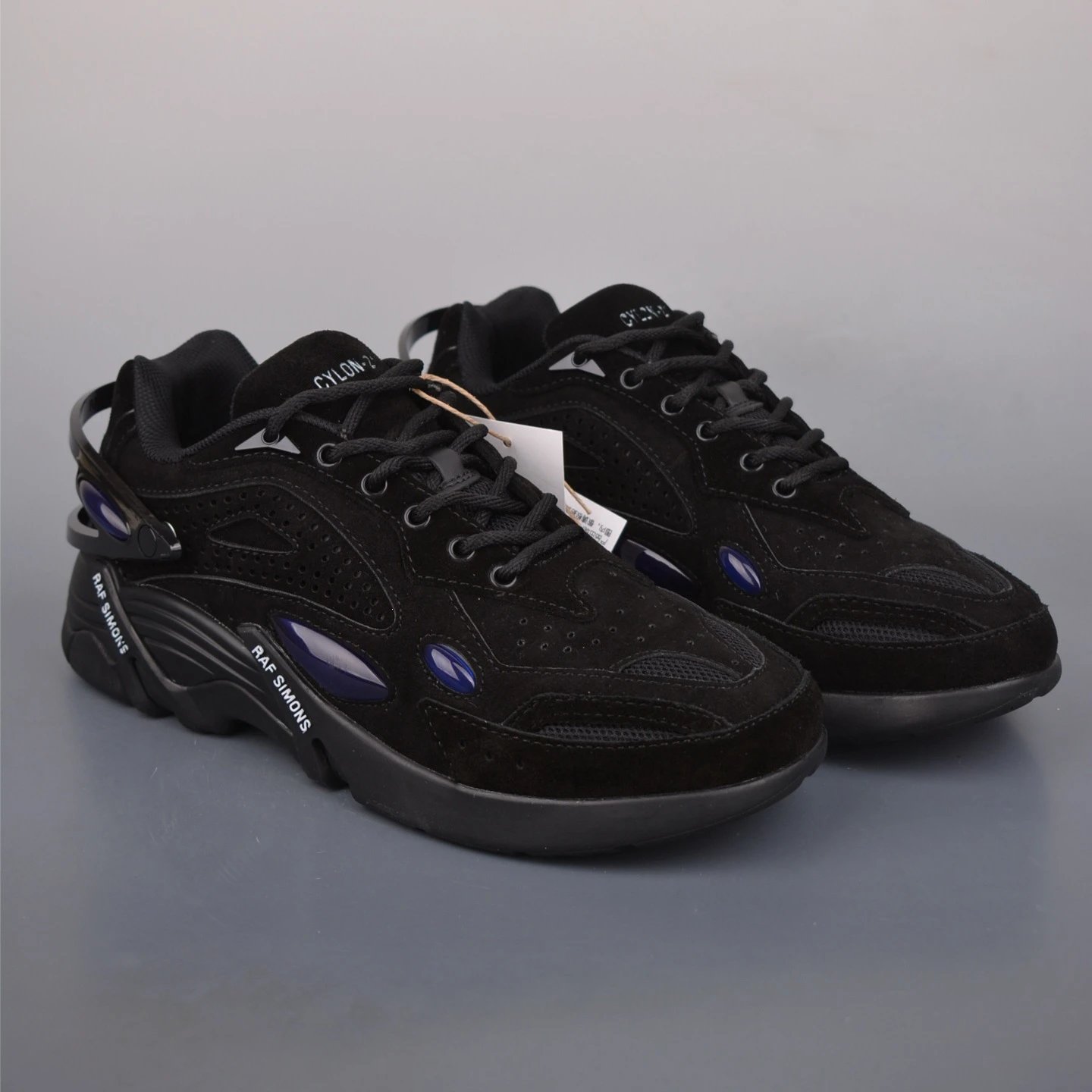 Raf Simons Multiple models: Antei, Cylon, Ozweego — Antei-05