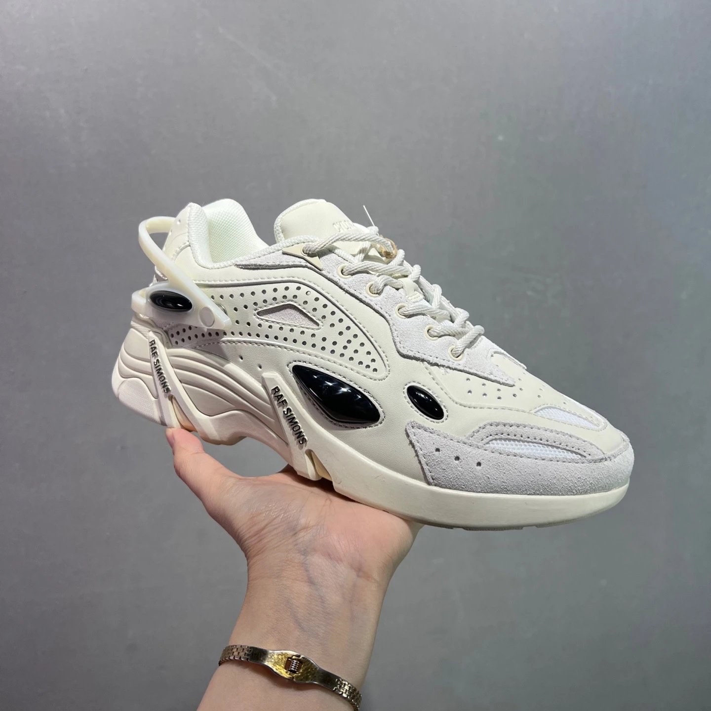 Raf Simons Multiple models: Antei, Cylon, Ozweego — Antei-08