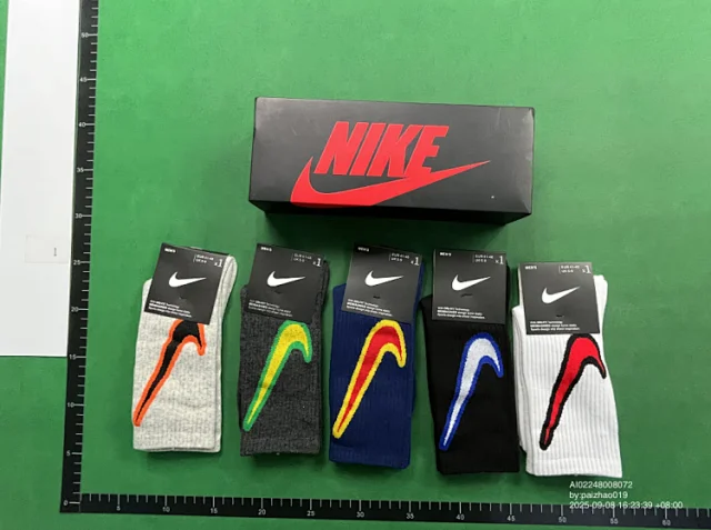 Dior Socks Logo Crew product detail image 2