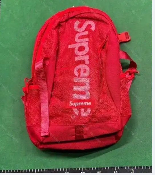 Nike Backpacks Large backpack with front zip pocket — 39