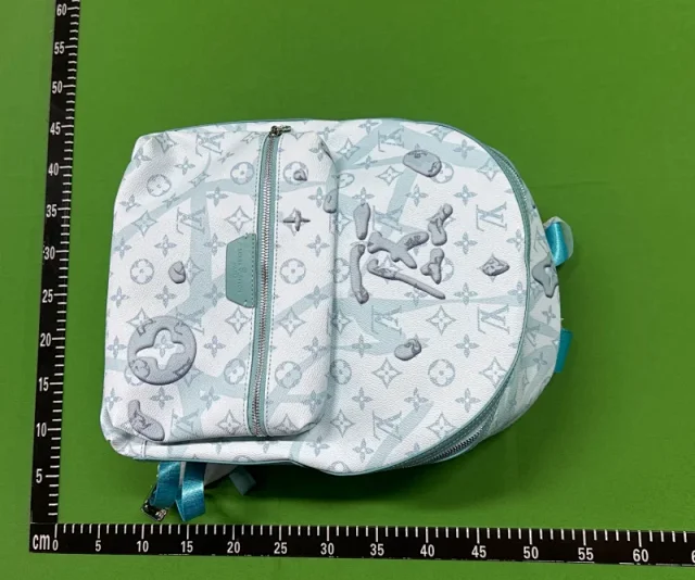 Louis Vuitton Backpacks Monogram Backpack product detail image 8
