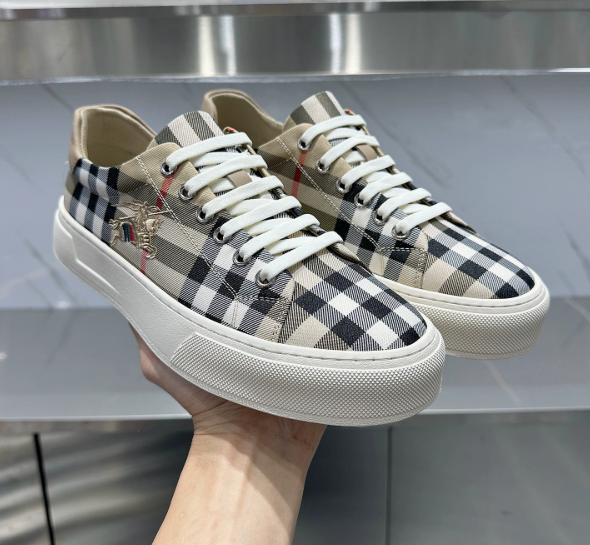 Burberry Sneakers Check Panel Low-Top image 2