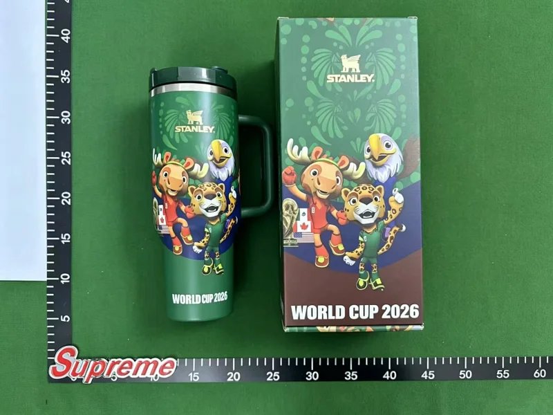 Stanley Uncategorized Quencher H2.0 Tumbler — World Cup green gift box (hot)