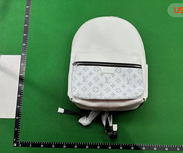 Louis Vuitton Backpacks Monogram Backpack product detail image 10