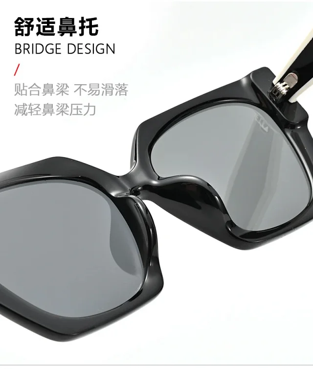Prada Eyewear Oversized sunglasses product detail image 7