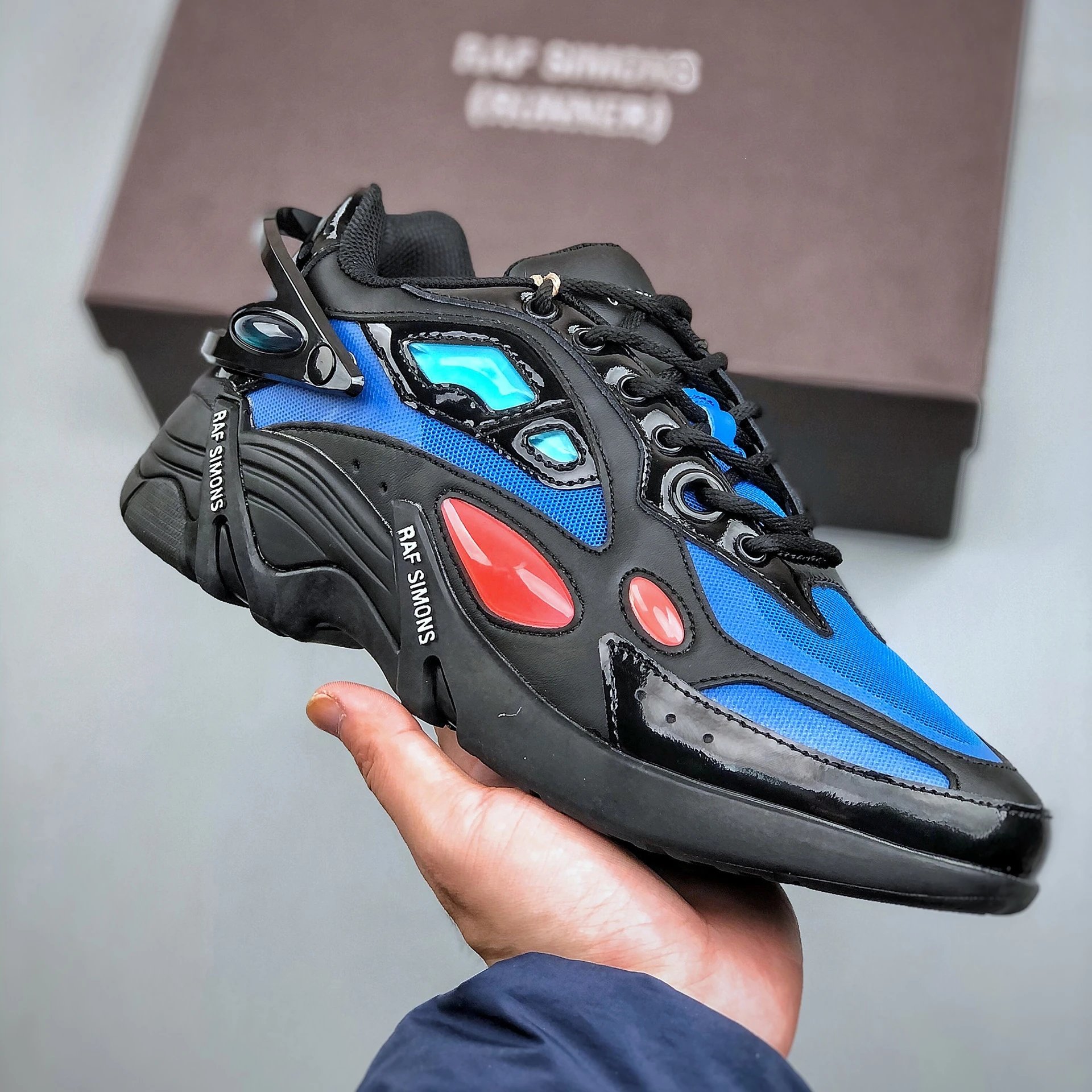 Raf Simons Multiple models: Antei, Cylon, Ozweego — Antei-01