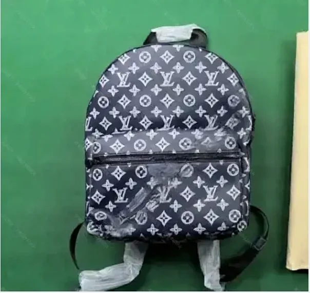 Nike Backpacks Large backpack with front zip pocket product detail image 5