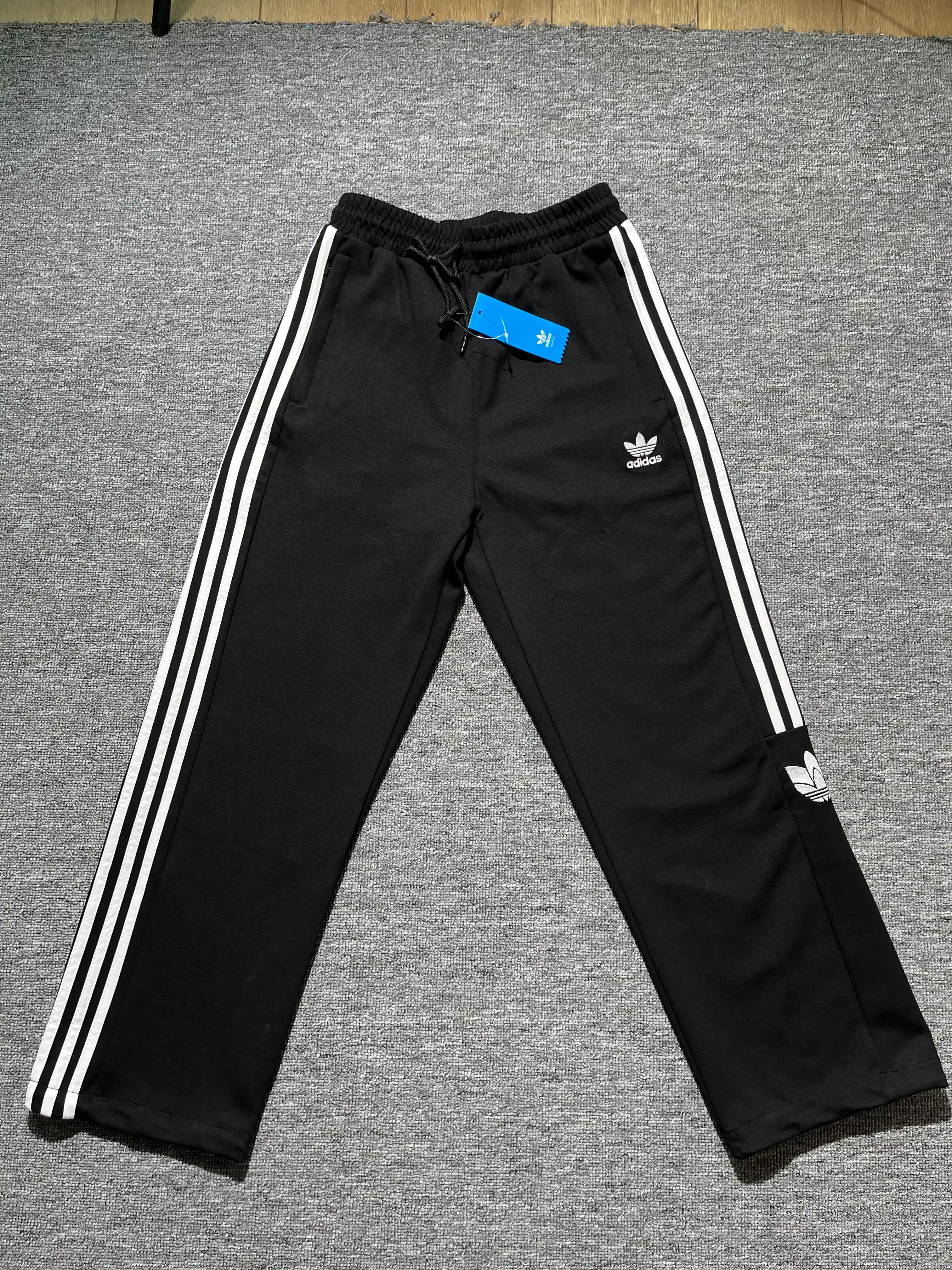 AD38.Adidas Originals "Lo Life" Ultra Star Track Pants