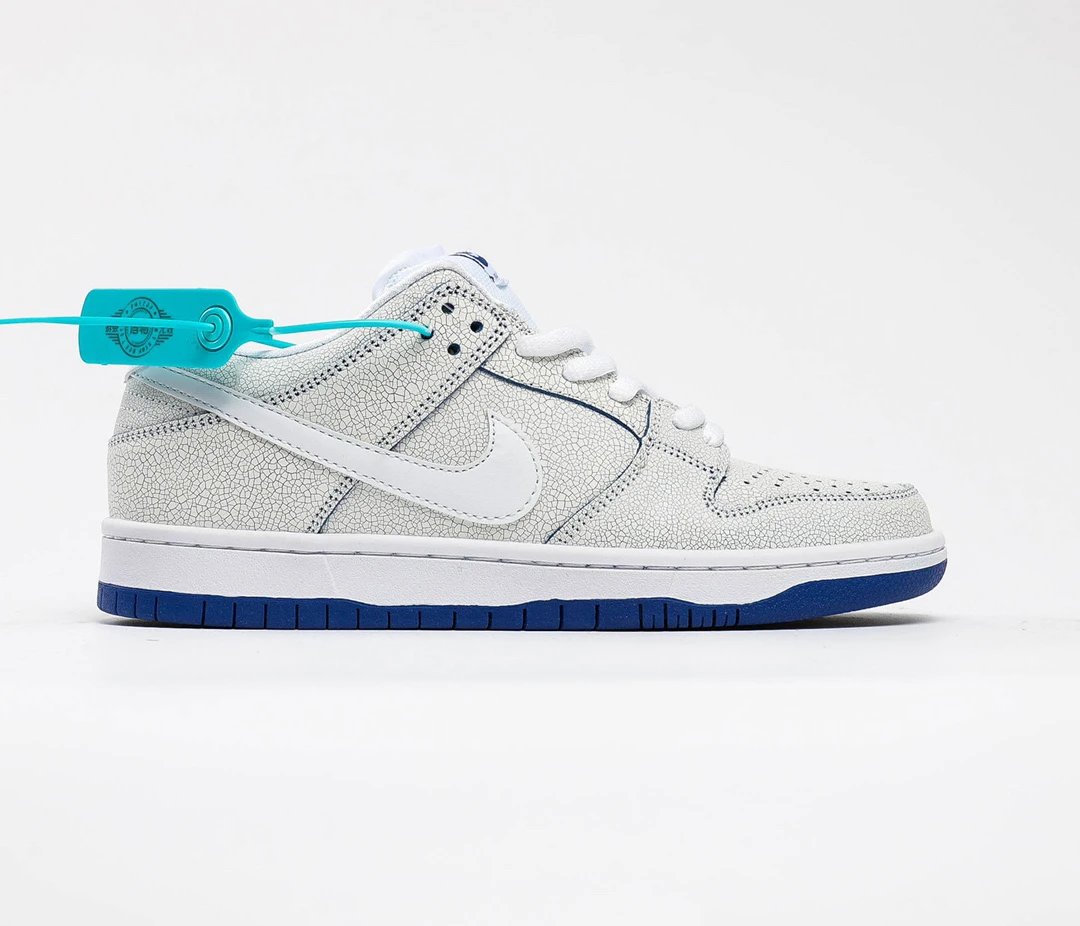 Nike SB Dunk Low PRM Men's and Women's Cymbidium Buckle Buckle Burgundy Low Top Sneakers Retro Fashion Casual Shoes White Blue CJ6884 100