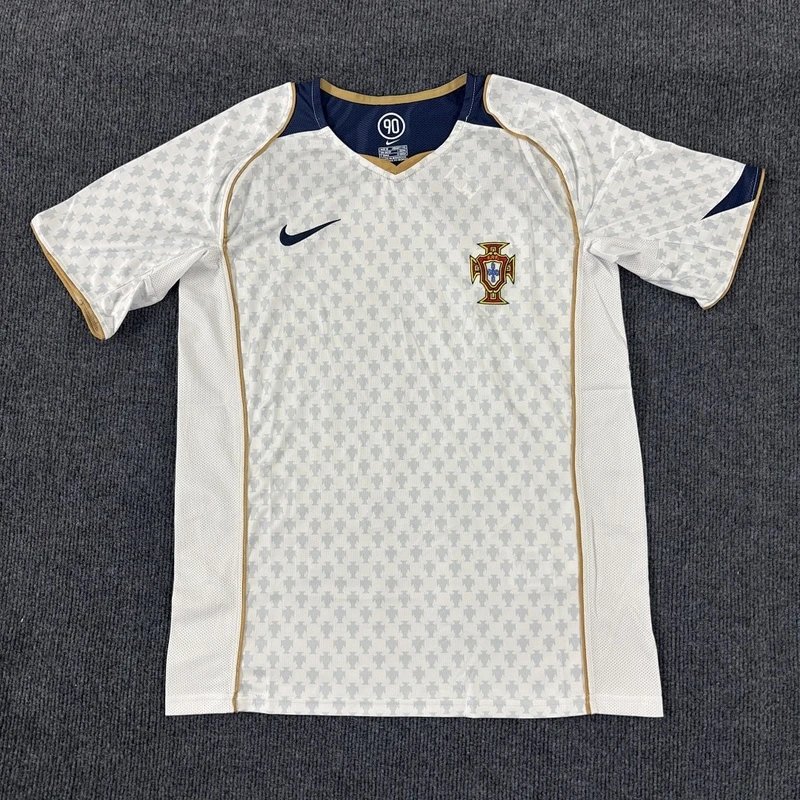 2004 Portugal Home Jersey - Style 19