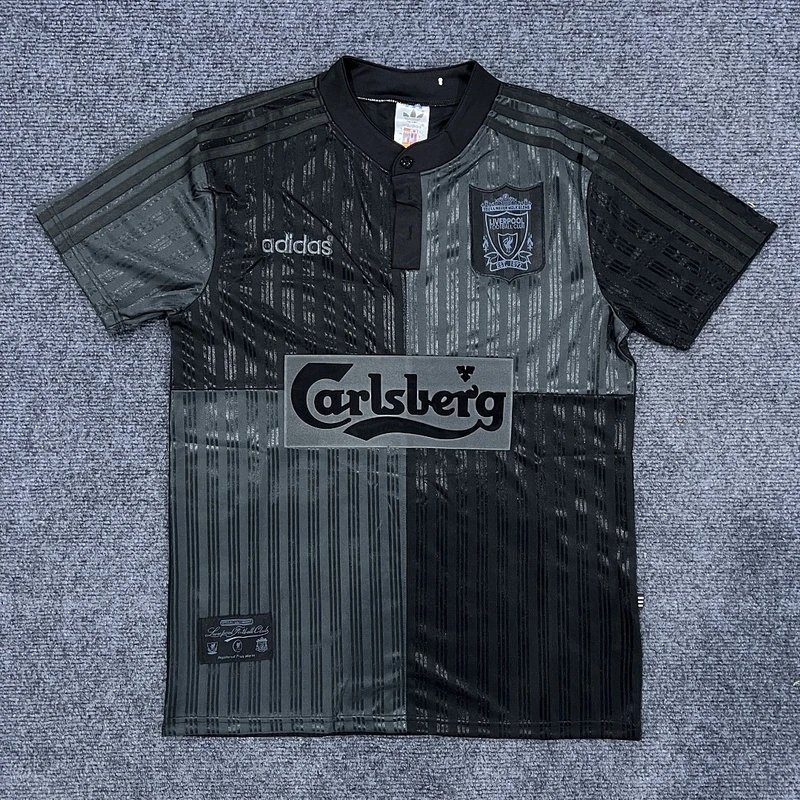 1995-1996 Liverpool Black Special Edition - Style 31