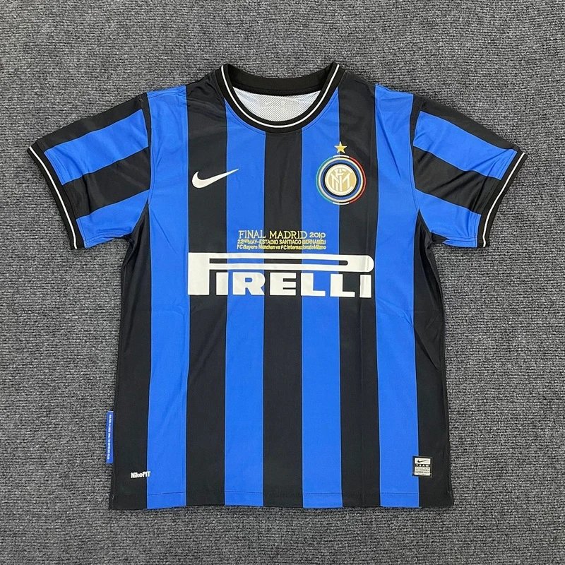 2010-11 Inter Milan Home Jersey - Style 11