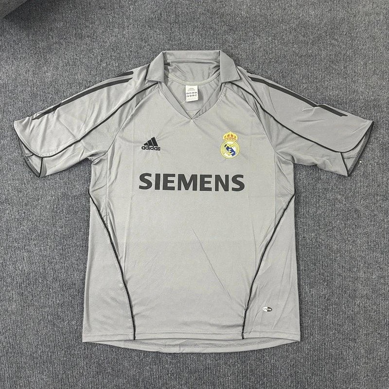 2006-2007 Real Madrid Home Shirt - Style 19