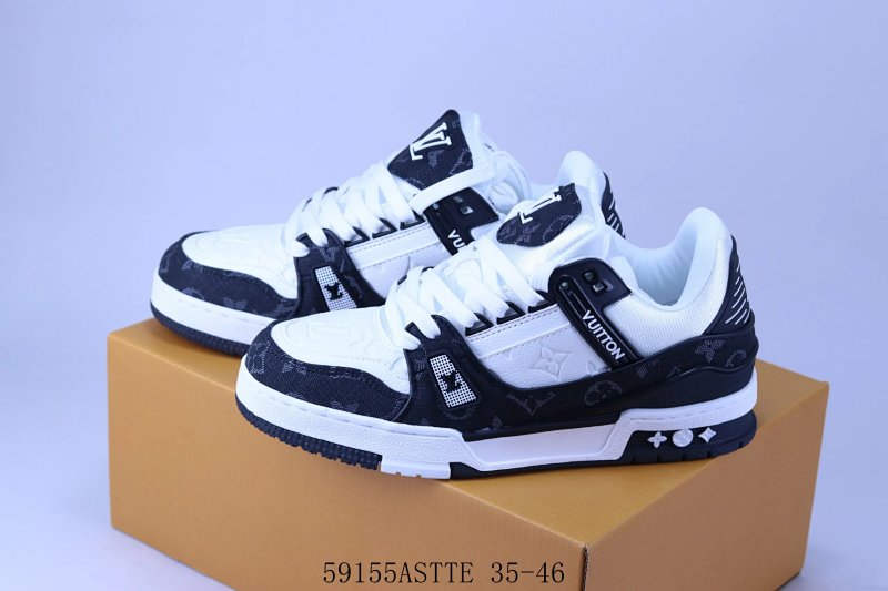 Louis Vuitton Trainer Black White