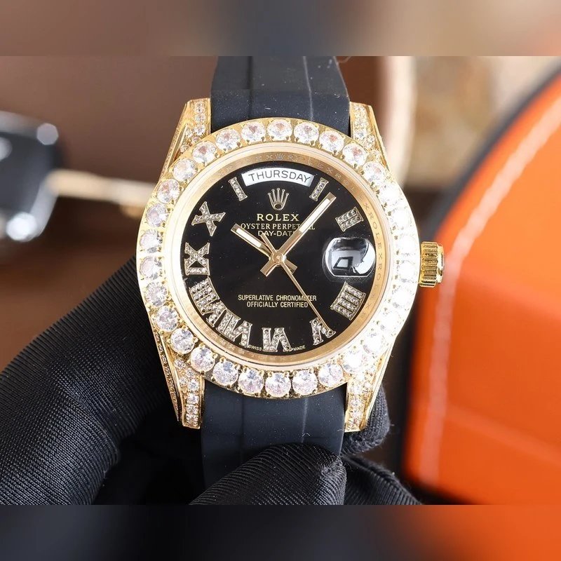Rolex Submariner Classic Dive Watch with Premium Features