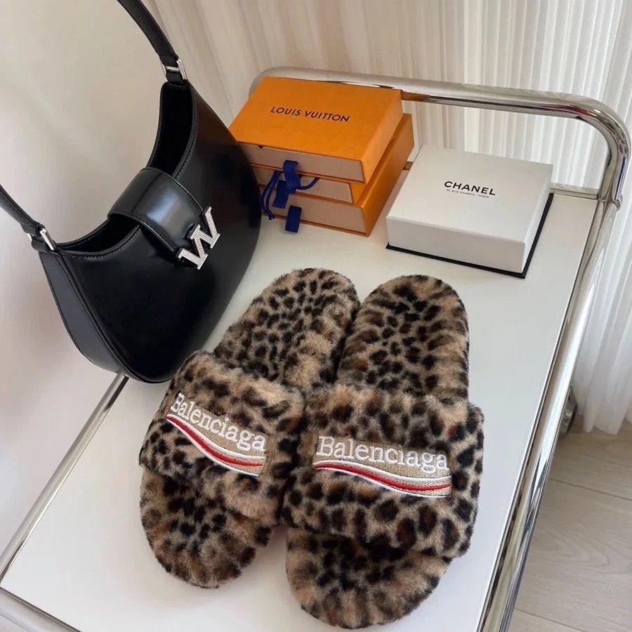 Lambswool Platform Slippers photo 7