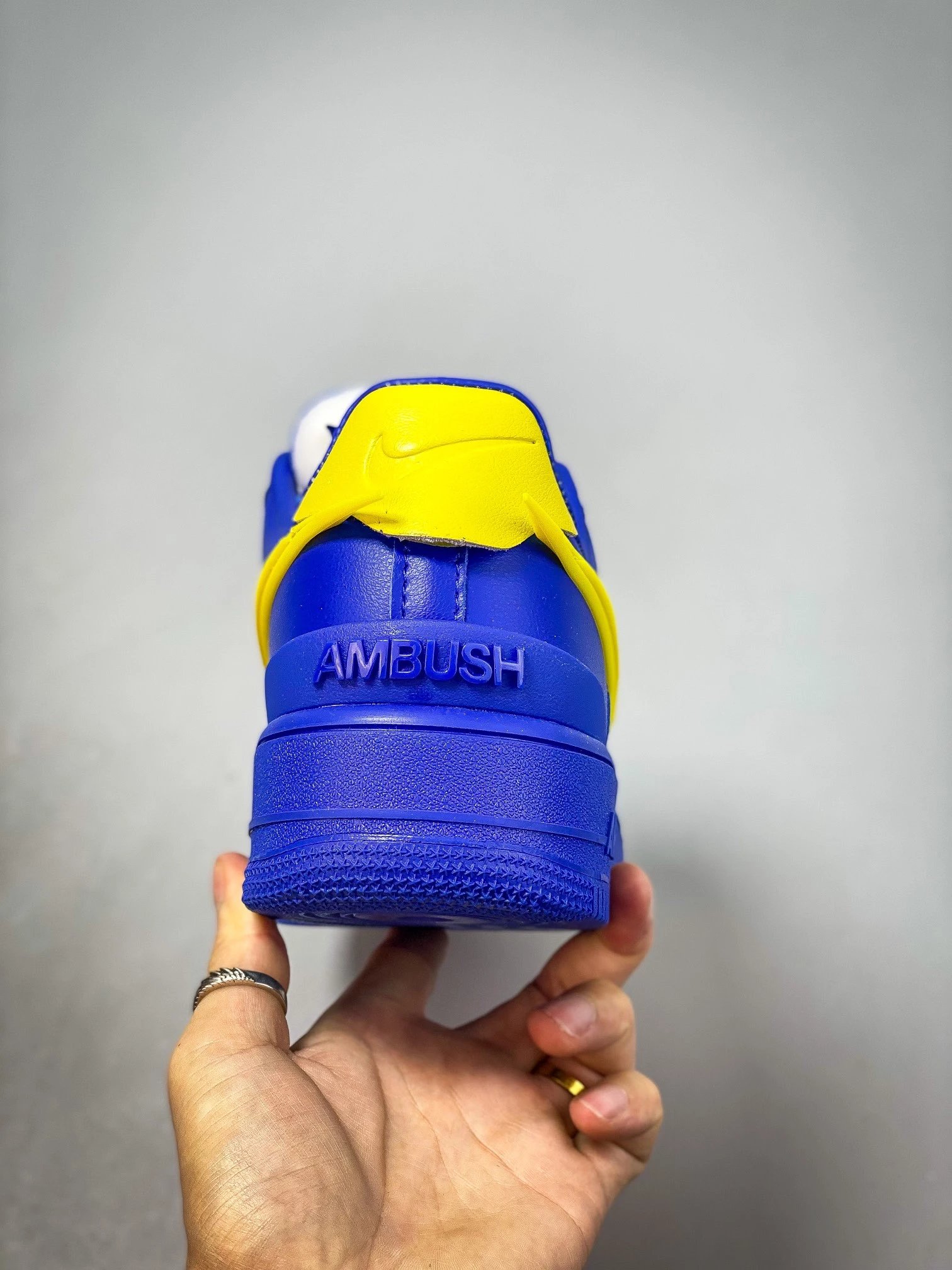 AMBUSH  Nike Air Force 1 Low Game Royal and
Vivid Sulfur AF1 空军潮流经典联名款防滑耐磨板鞋男女同款蓝黄色
DV3464400 5