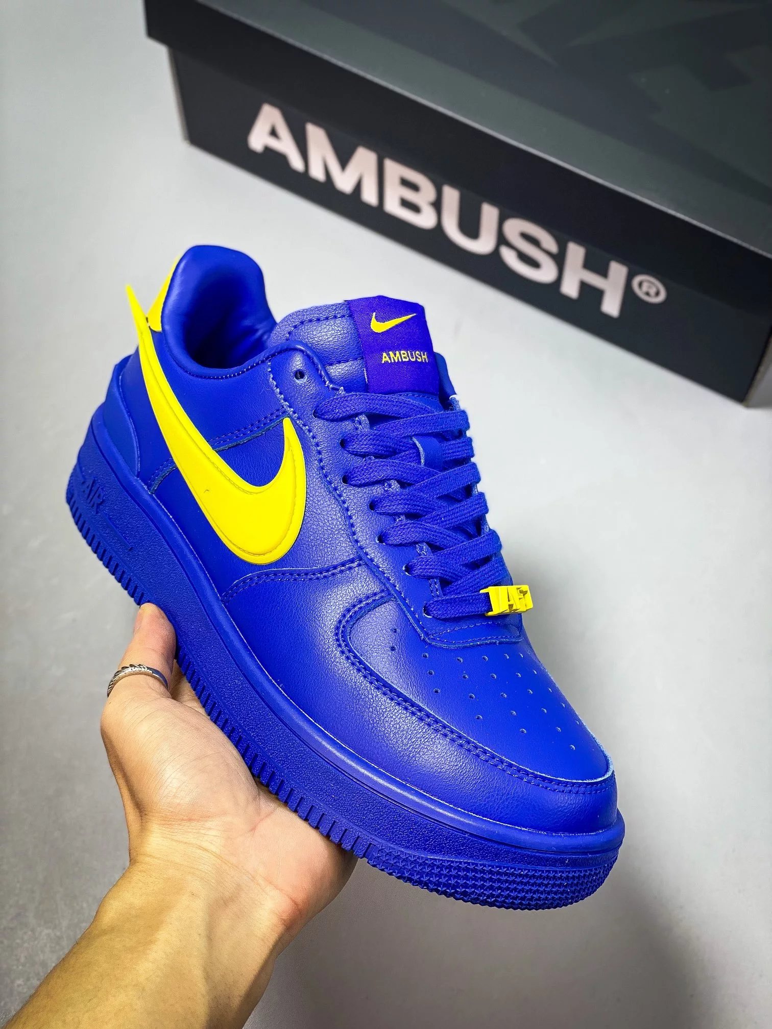 AMBUSH  Nike Air Force 1 Low Game Royal and
Vivid Sulfur AF1 空军潮流经典联名款防滑耐磨板鞋男女同款蓝黄色
DV3464400 2