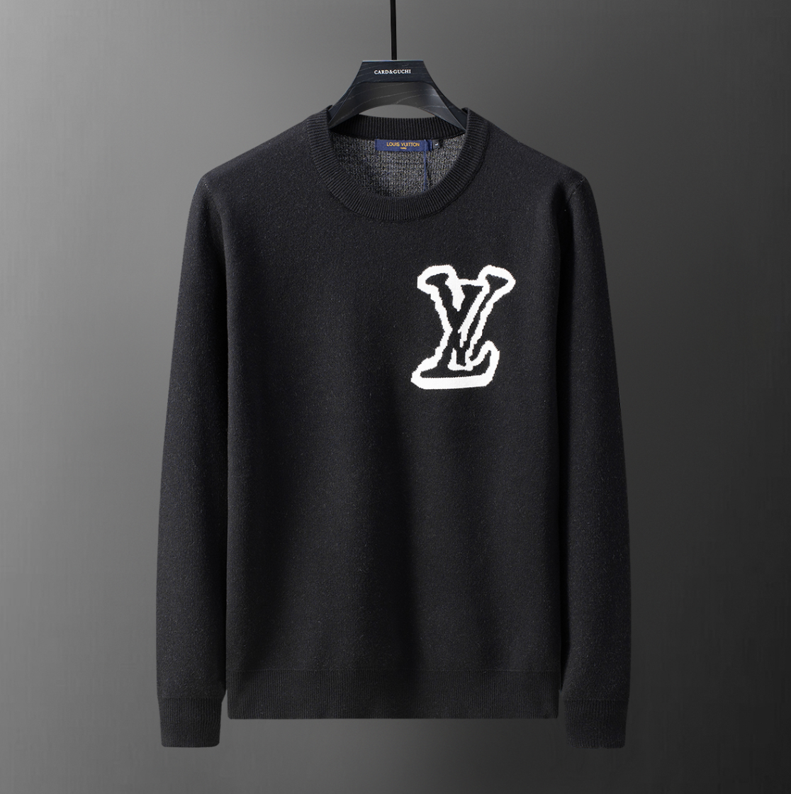 L black sweater