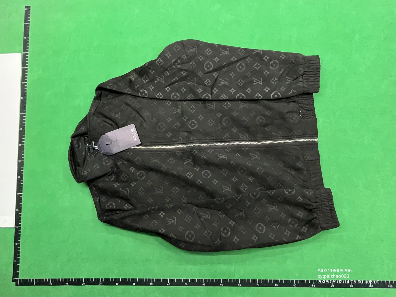 Black 56042 (Leather Velvet)