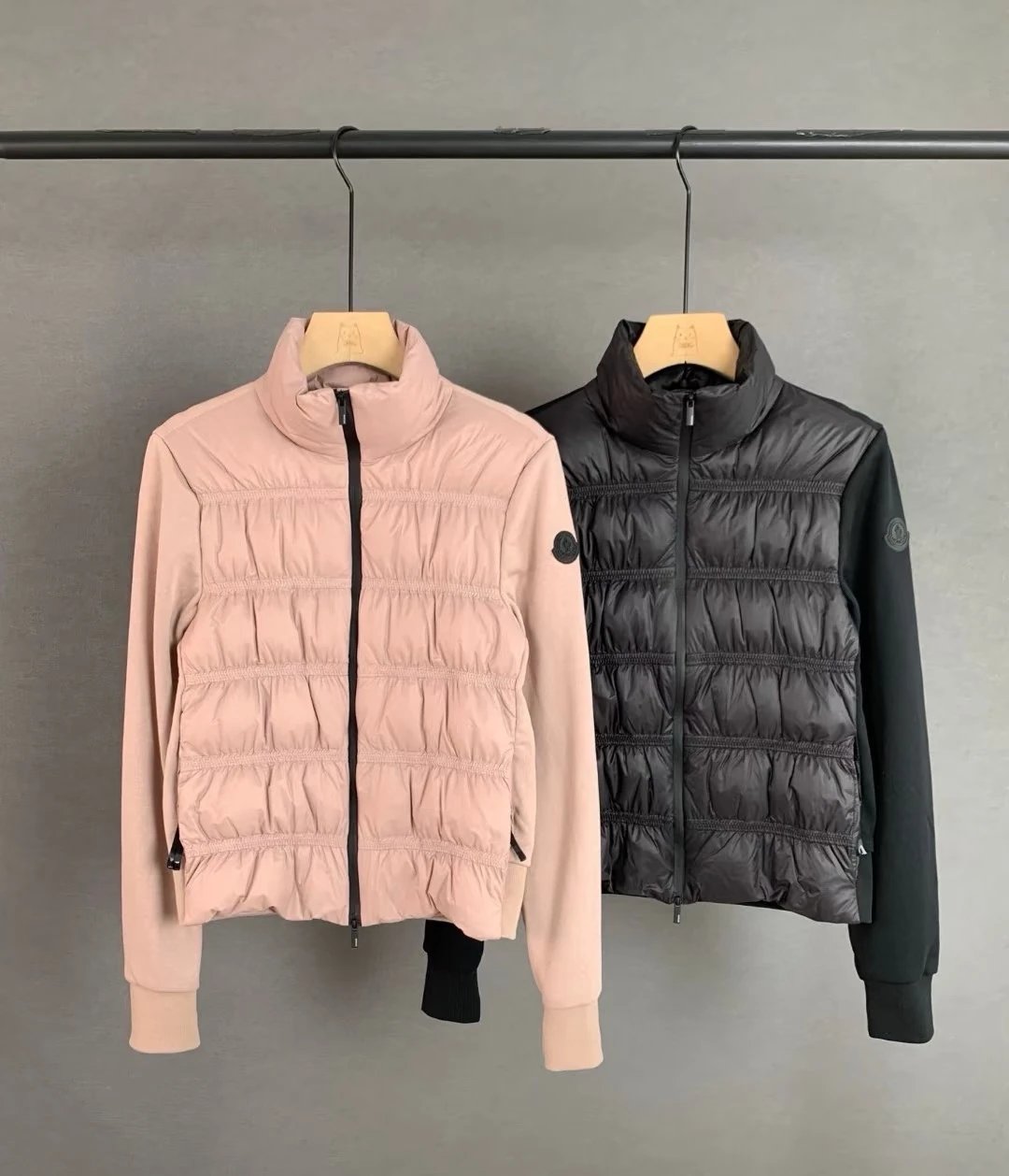 【頂级版本】Moncler蒙口25秋冬新款抽褶泡泡感针织拼接立领羽绒服 针织羽绒服