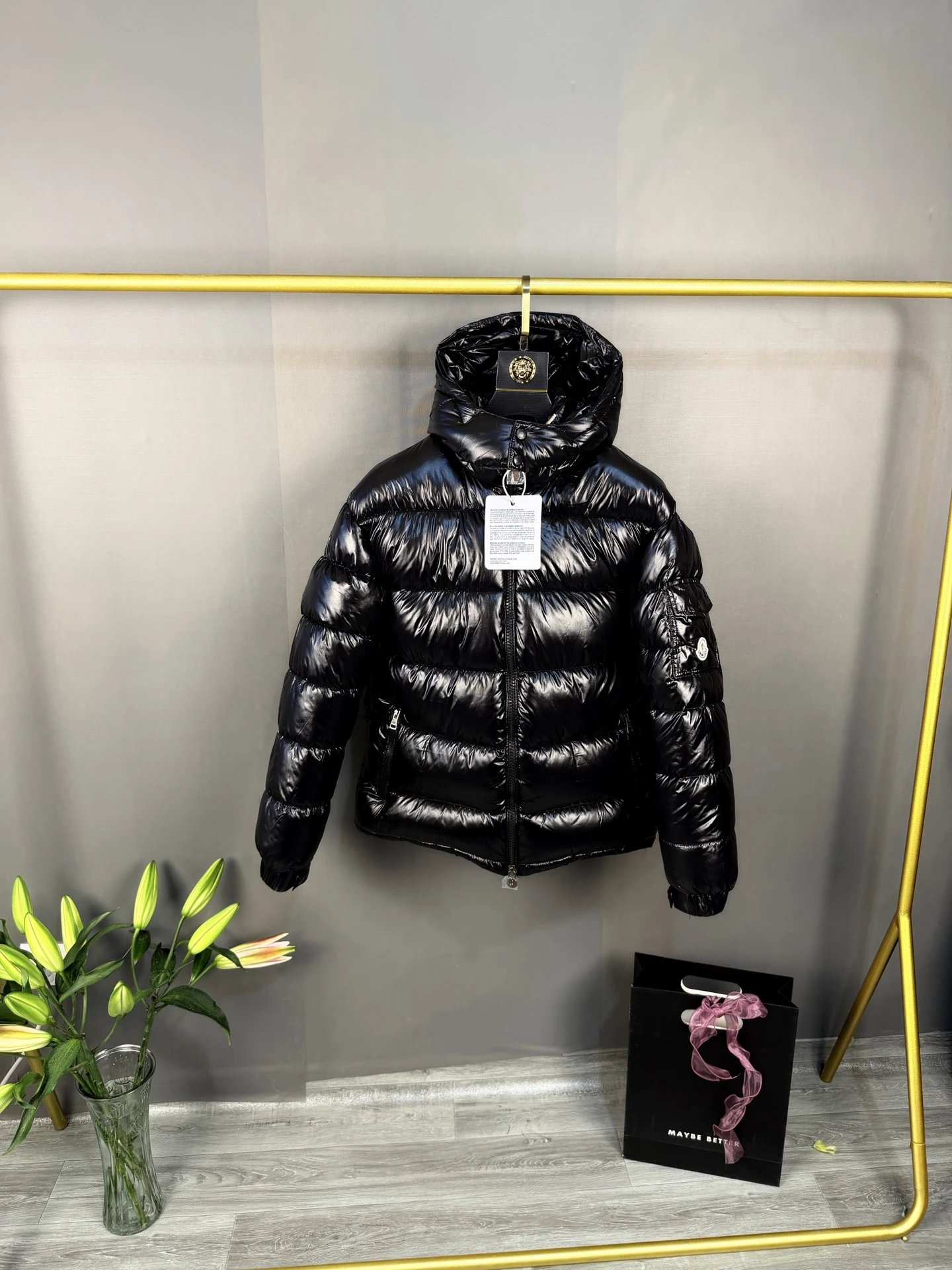 A must-have for warm hearts in winter! Lightweight and warm, fashionable and versatile, down jackets keep you warm throughout the winter