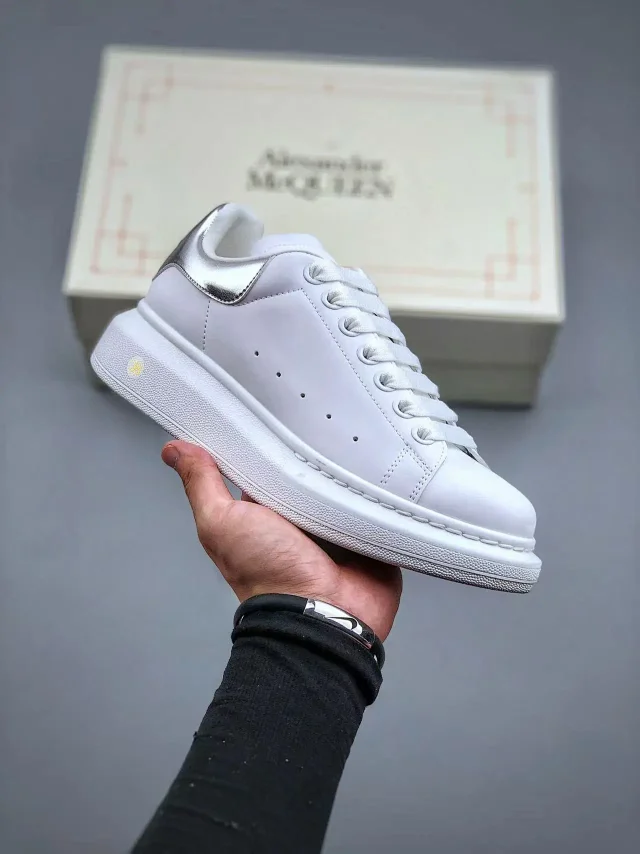 Alexander McQueen Sneakers Low-Top Oversized product detail image 8