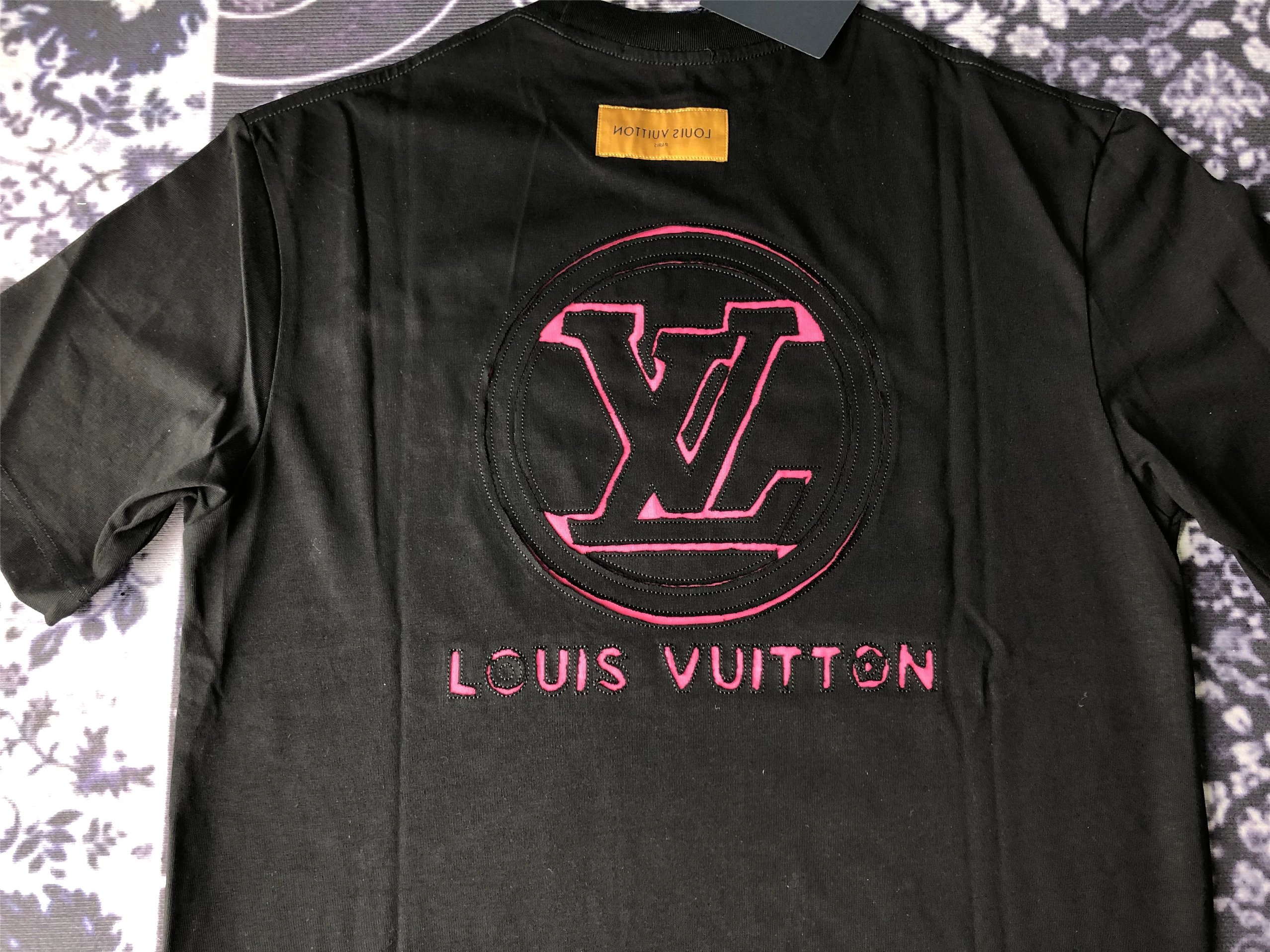 IV T-Shirt photo 8
