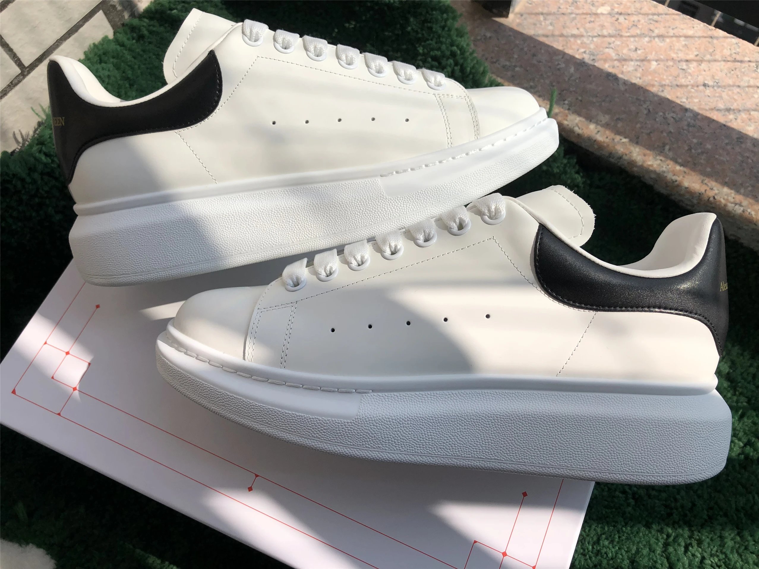 Alexander McQueen Oversized Sneakers White with Holographic Heel Tab Sneakers - 9